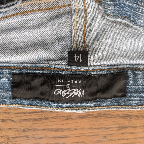 Mossimo jeans - Picture 2 of 2